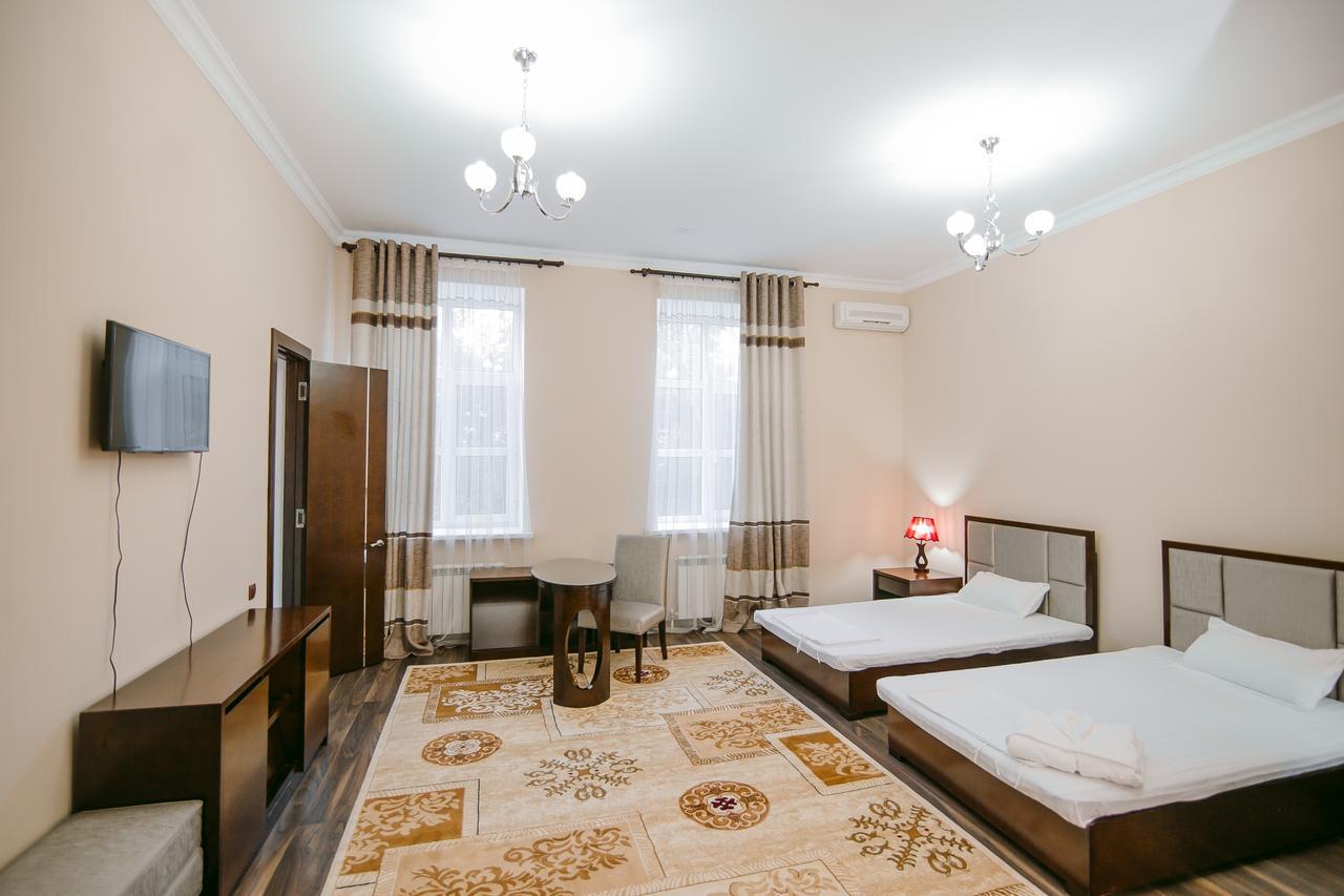 Hotel Inju Taraz Esterno foto