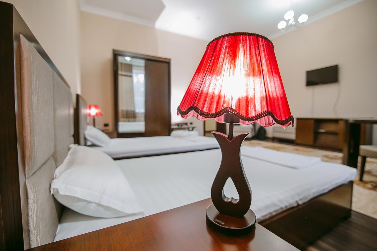 Hotel Inju Taraz Esterno foto